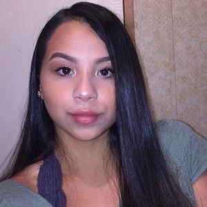 Meet your Posher, Briana